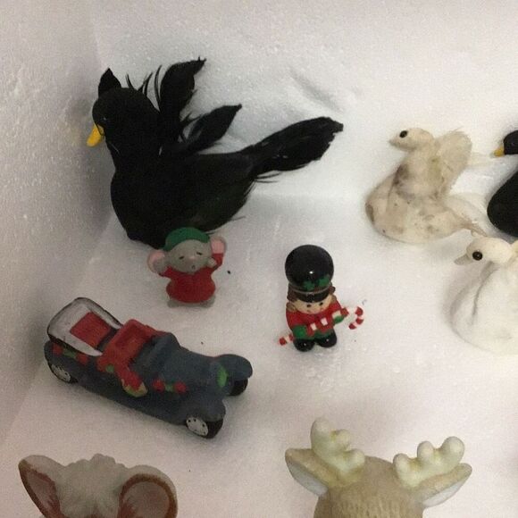 15 each various Christmas statues - Picture 4 of 8